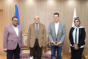 Read more about the article Aswan University President receives a delegation from the Drug control Fund