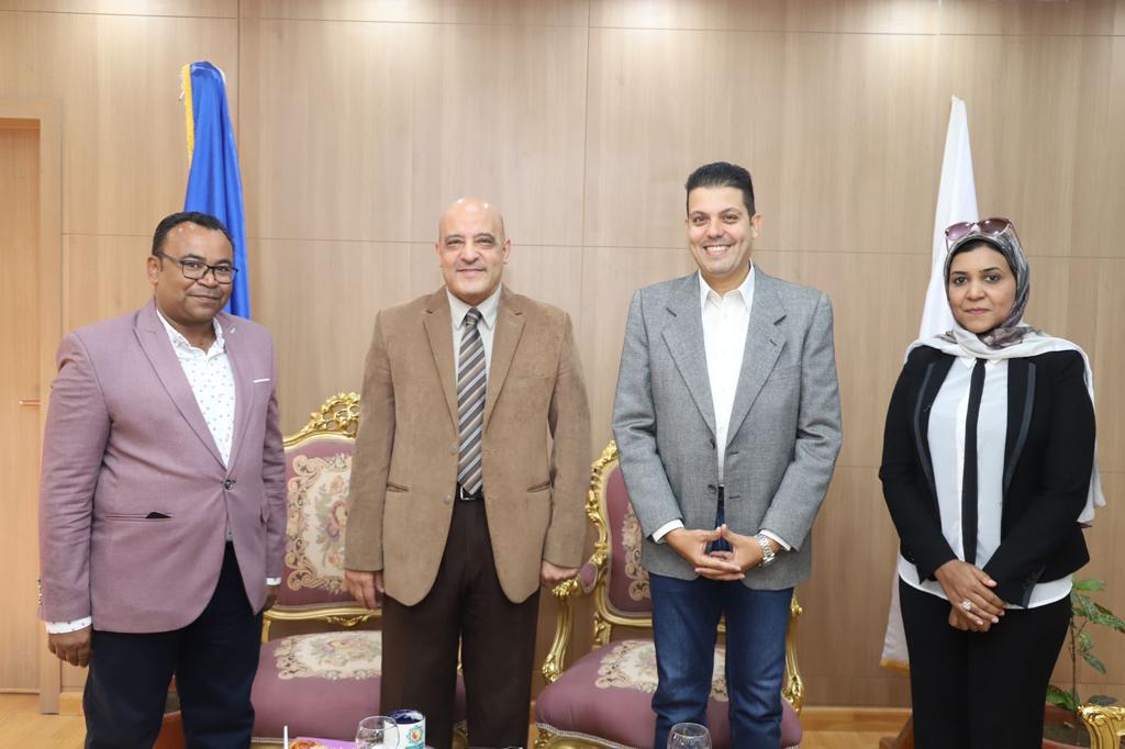 You are currently viewing Aswan University President receives a delegation from the Drug control Fund