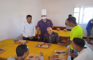 Read more about the article Aswan University President inspects the central restaurant of the university hostel